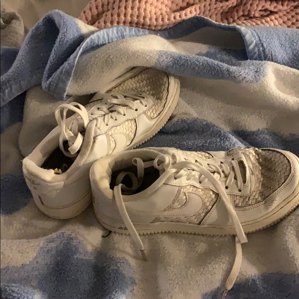 White Nike Airs